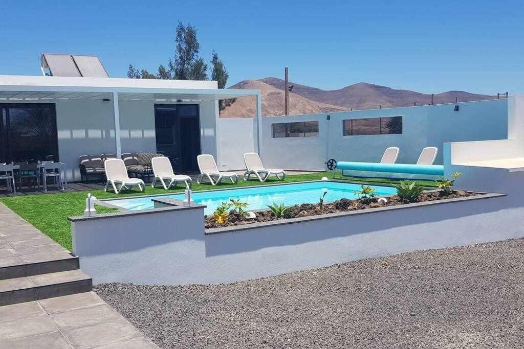 Villa Ponzos Chalet Independiente Y Privado Triquivijate Exteriér fotografie